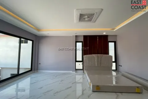 Casa de 3 dormitorios en Pattaya, Tailandia № 212856 - foto 14