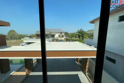 Casa de 3 dormitorios en Pattaya, Tailandia № 212856 - foto 13