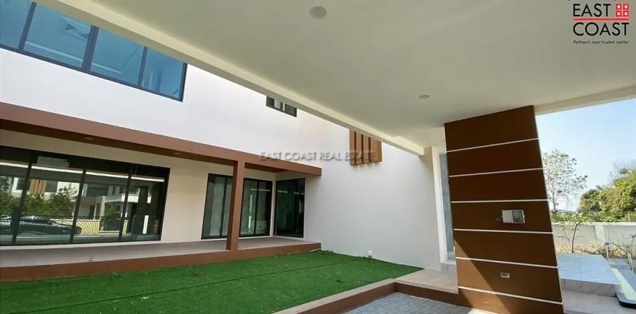 Casa de 3 dormitorios en Pattaya, Tailandia № 212856