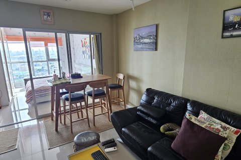 Studio in the Condo in Khlong Toei, Bangkok, Thailand № 159475