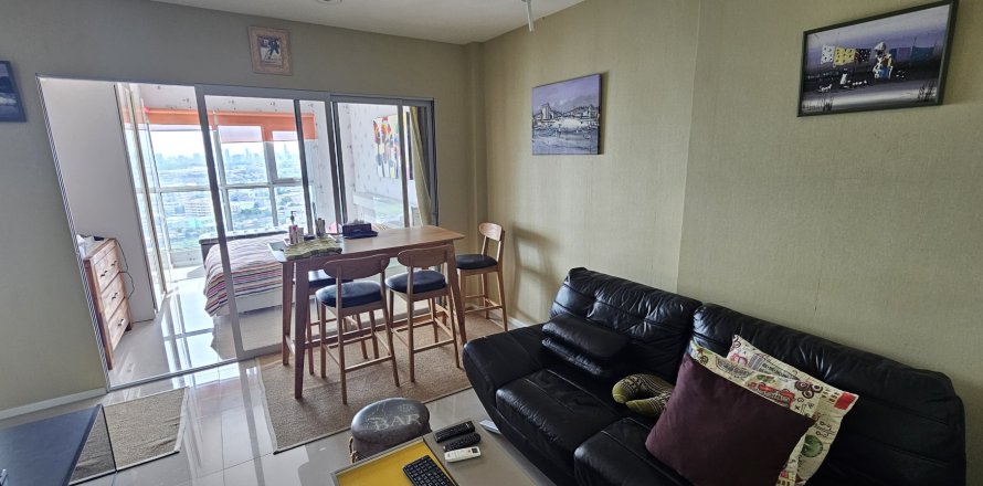 Studio in the Condo in Khlong Toei, Bangkok, Thailand № 159475