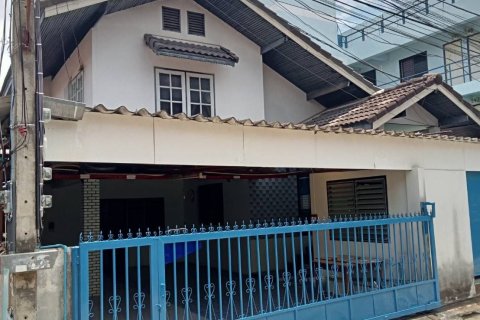House in Chiang Mai, Thailand 4 bedrooms № 159478