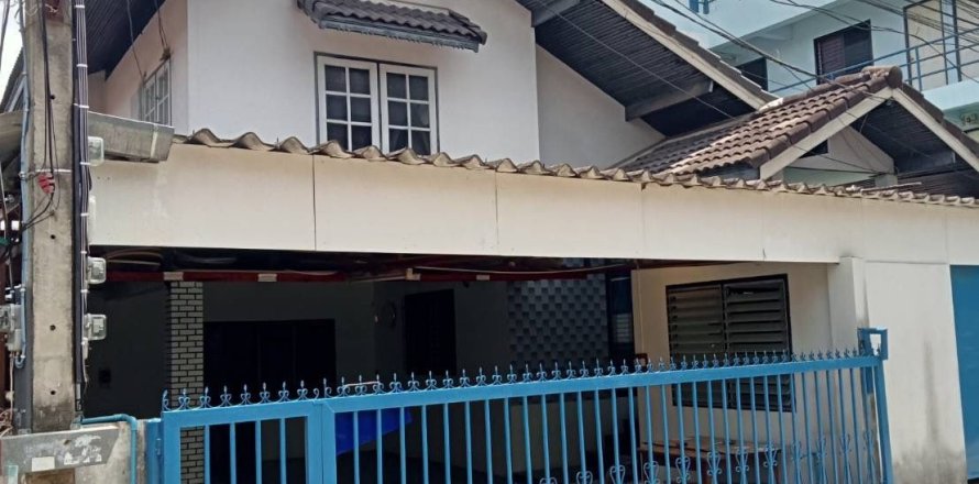 House in Chiang Mai, Thailand 4 bedrooms № 159478