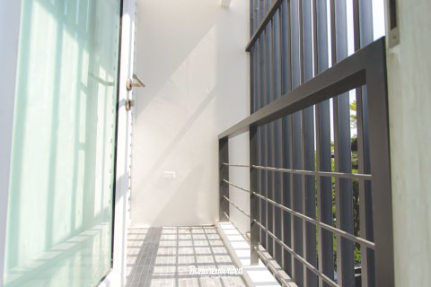 Таунхаус в Буенг Куме, Бангкок, Таиланд с 5 спальнями № 159479 - фото 16