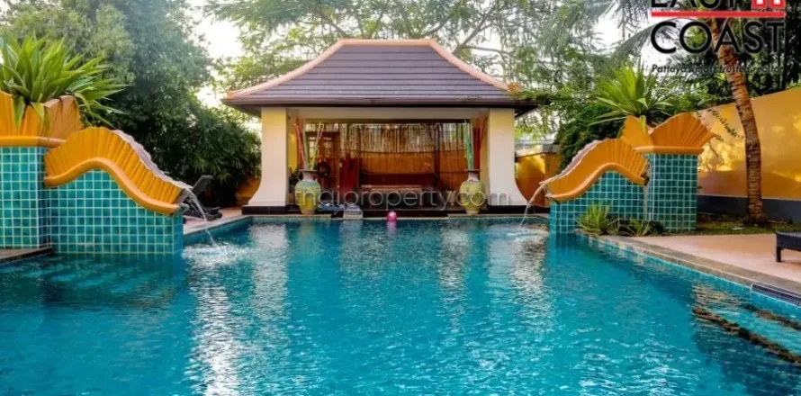 Casa de 3 dormitorios en Pattaya, Tailandia № 212427