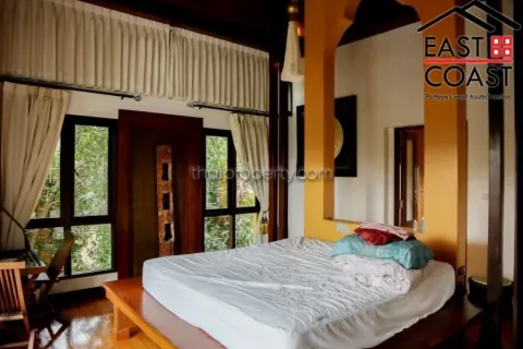 Casa de 3 dormitorios en Pattaya, Tailandia № 212427 - foto 15