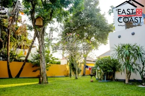 Casa de 3 dormitorios en Pattaya, Tailandia № 212427 - foto 3