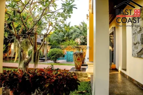 Casa de 3 dormitorios en Pattaya, Tailandia № 212427 - foto 4