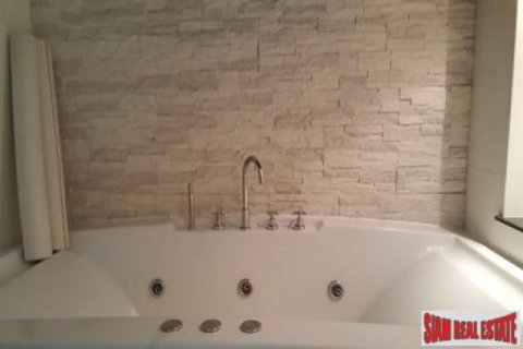Apartment in Bangkok, Thailand 2 bedrooms № 192988 - photo 3