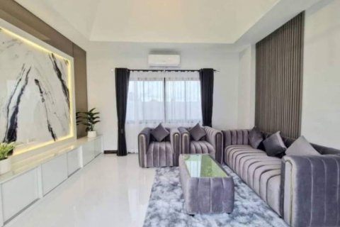 Дом в Паттайе, Таиланд с 3 спальнями  № 115200 - фото 2