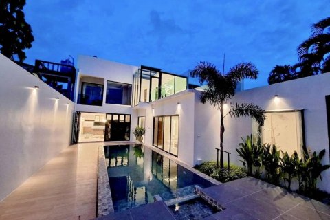 Вилла в Раваи, Таиланд с 3 спальнями  № 115204 - фото 1