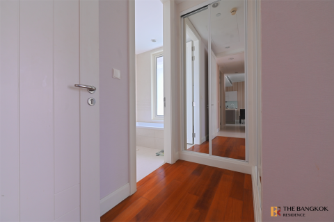 Condo in Bangkok, Thailand, 2 bedrooms № 184608 - photo 4