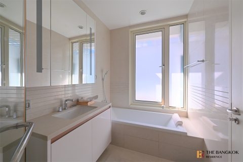 Condo in Bangkok, Thailand, 2 bedrooms № 184608 - photo 6