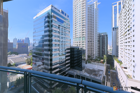 Condo in Bangkok, Thailand, 2 bedrooms № 184608 - photo 3