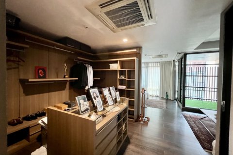 Кондоминиум с 3 спальнями в Ваттхане, Бангкок, Таиланд № 133924 - фото 18