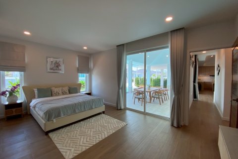 Villa in Hua Hin, Thailand 3 bedrooms № 168307 - photo 16