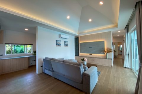 Villa in Hua Hin, Thailand 3 bedrooms № 168307 - photo 9