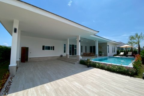 Villa in Hua Hin, Thailand 3 bedrooms № 168307 - photo 27