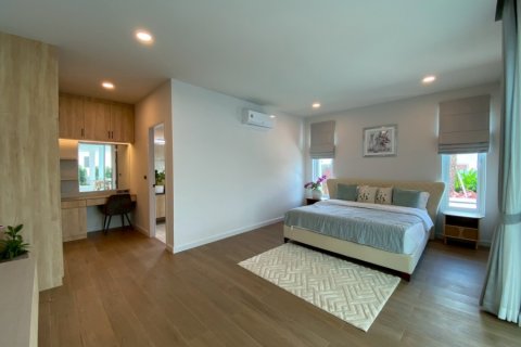 Villa in Hua Hin, Thailand 3 bedrooms № 168307 - photo 13