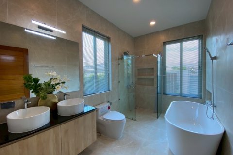 Villa in Hua Hin, Thailand 3 bedrooms № 168307 - photo 21
