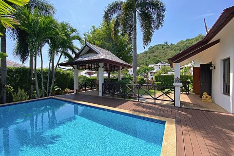 Villa in Hua Hin, Thailand 2 bedrooms № 168306 - photo 2