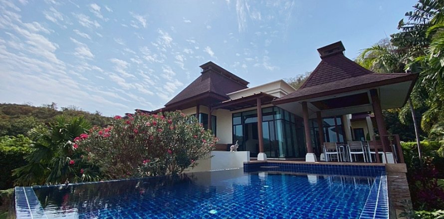 Villa in Hua Hin, Thailand 3 bedrooms № 168274