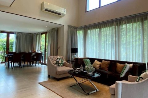 Вилла в Чиангмае, Таиланд с 4 спальнями  № 151311 - фото 1