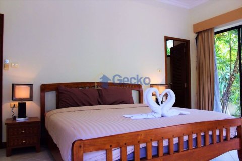 House in Pattaya, Thailand 3 bedrooms № 196977 - photo 10