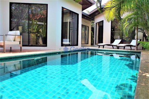 House in Pattaya, Thailand 3 bedrooms № 196977 - photo 17
