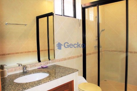 House in Pattaya, Thailand 3 bedrooms № 196977 - photo 13