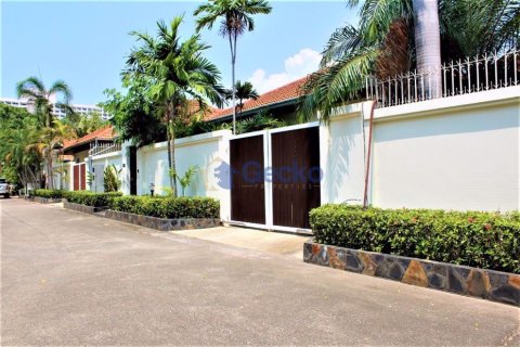 House in Pattaya, Thailand 3 bedrooms № 196977 - photo 2