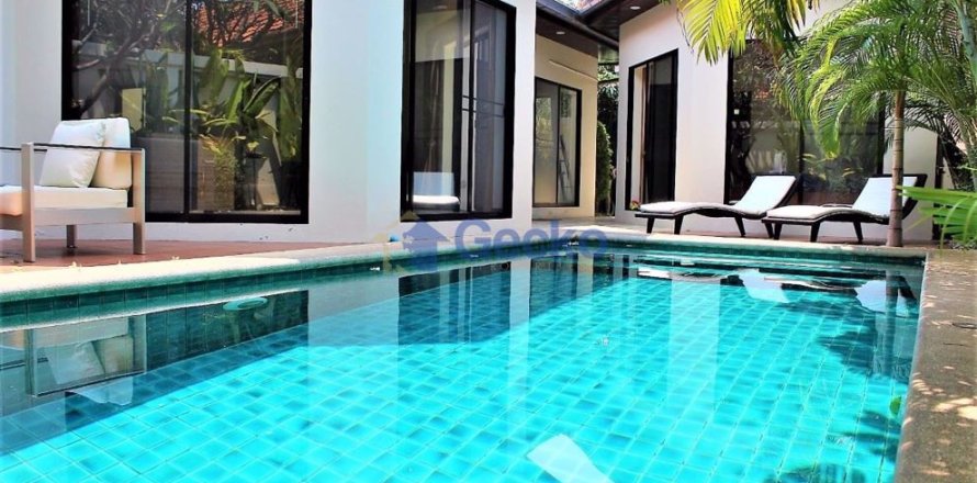 House in Pattaya, Thailand 3 bedrooms № 196977
