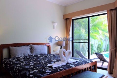 House in Pattaya, Thailand 3 bedrooms № 196977 - photo 9