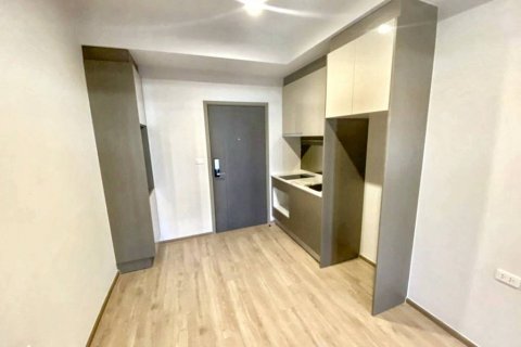 Condo in Huai Khwang, Bangkok, Thailand, 1 bedroom  № 114398 - photo 6