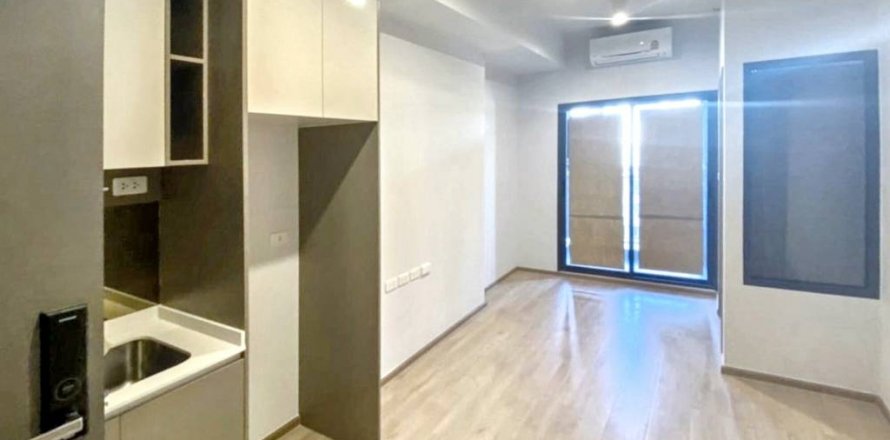 Condo in Huai Khwang, Bangkok, Thailand, 1 bedroom  № 114398