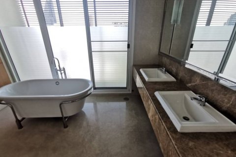 Кондоминиум с 4 спальнями в Бангкоке, Таиланд № 114397 - фото 10