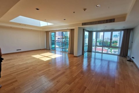 Кондоминиум с 4 спальнями в Бангкоке, Таиланд № 114397 - фото 2