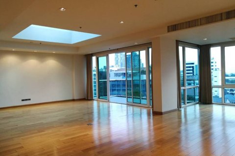 Кондоминиум с 4 спальнями в Бангкоке, Таиланд № 114397 - фото 3