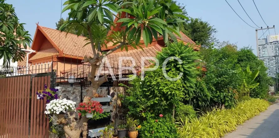 Casa de 3 dormitorios en Pattaya, Tailandia № 211608
