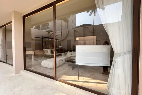 Casa de 5 dormitorios en Pattaya, Tailandia № 211605 - foto 15