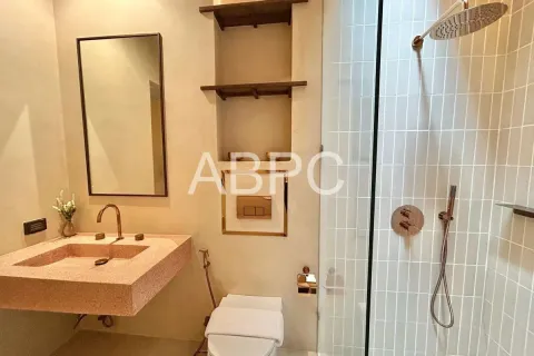 Casa de 5 dormitorios en Pattaya, Tailandia № 211605 - foto 3