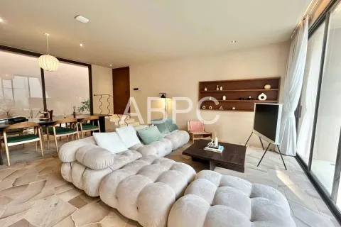 Casa de 5 dormitorios en Pattaya, Tailandia № 211605 - foto 9