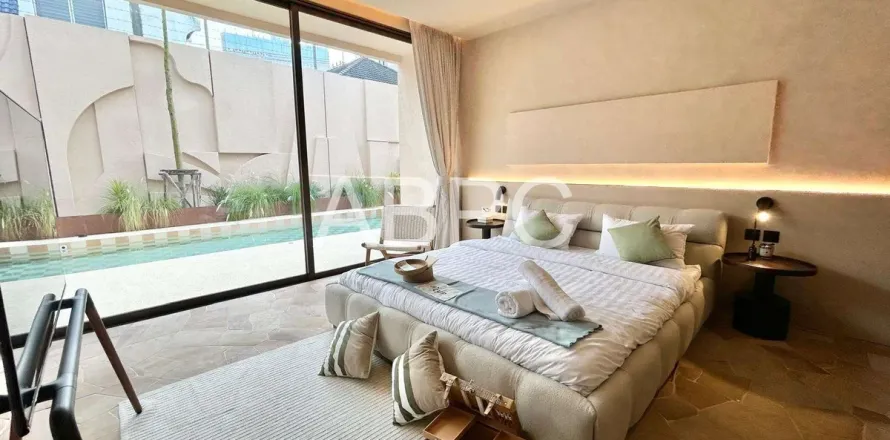 Casa de 5 dormitorios en Pattaya, Tailandia № 211605
