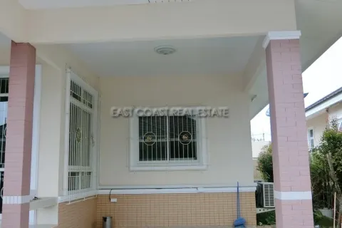 Casa de 3 dormitorios en Pattaya, Tailandia № 212945 - foto 2