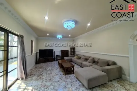 Casa de 3 dormitorios en Pattaya, Tailandia № 212941 - foto 11