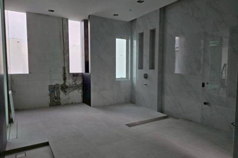 House in Bang Kaeo, Thailand 3 bedrooms № 152495 - photo 8