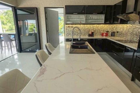 Вилла в Пхетчабуне, Таиланд с 4 спальнями  № 152497 - фото 4