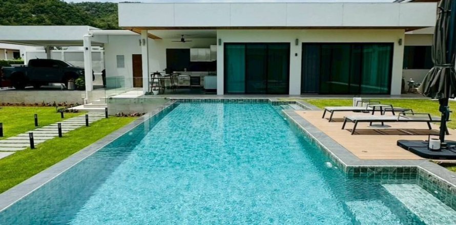 Villa in Hua Hin, Thailand 5 bedrooms № 152500