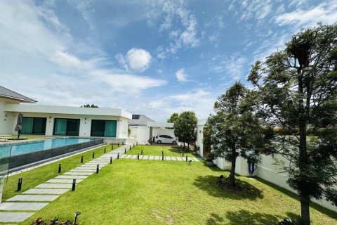 Villa in Hua Hin, Thailand 5 bedrooms № 152500 - photo 3