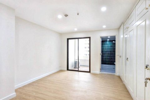 Condo à Bangkok, Thaïlande, 3 chambres  № 152501 - photo 8